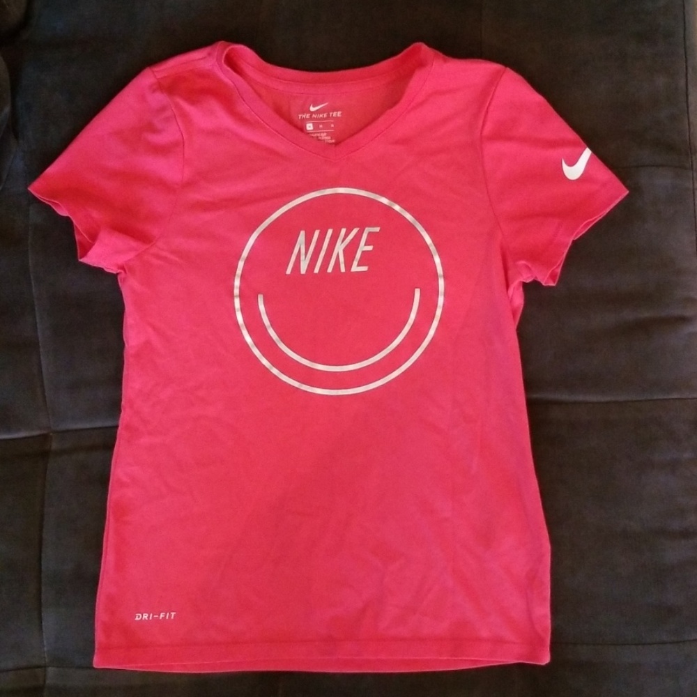 ⛔️SOLD⛔️Nike dri fit tee watermelon red